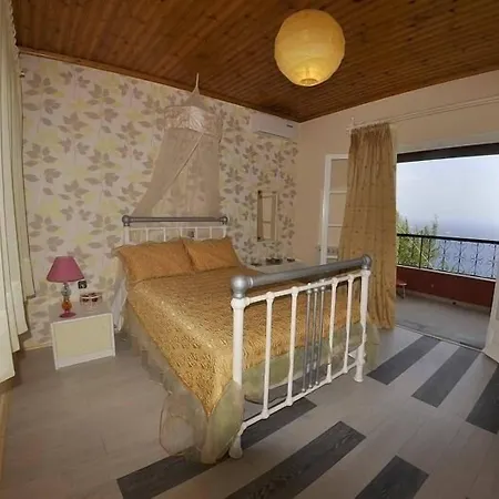 Tango Paleokastritsa