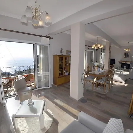 Tango Paleokastritsa