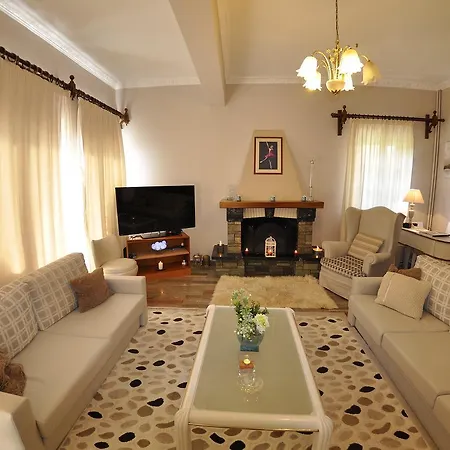 Tango Палеокастрица