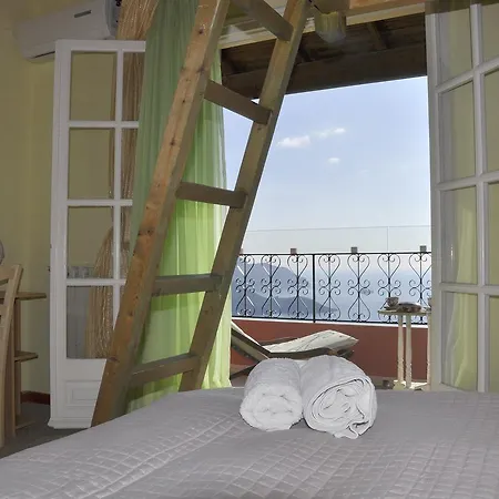 Tango Палеокастрица