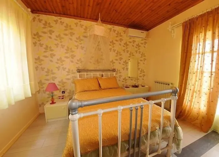 Tango Villa Paleokasztríca