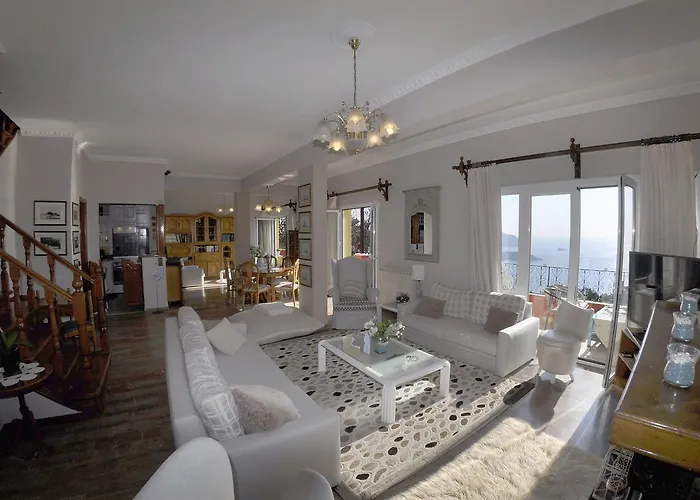 Tango Villa Paleokasztríca